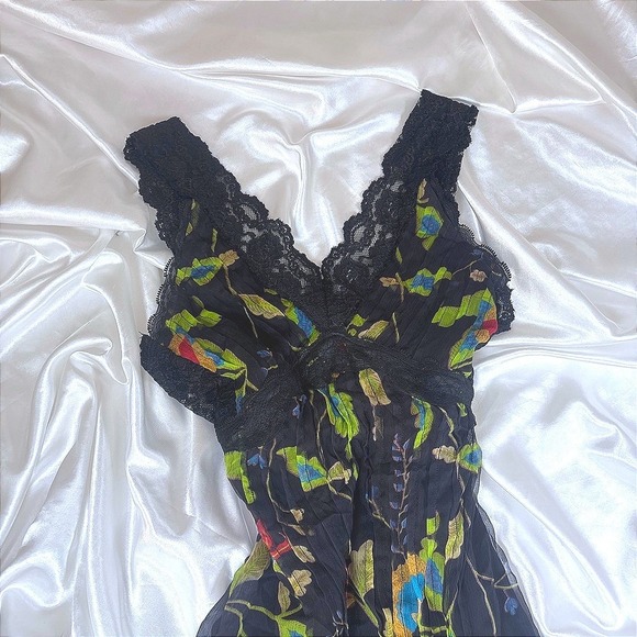 Angie Dresses & Skirts - y2k silk Midi Dress Black Excellent Floral Lace Trim Sleeveless Crinkle Chiffon